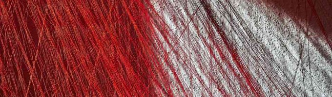 (c)HR ArchivNr: 400_220404_038 / 04.04.2022 / Ebersberg, Kunstverein, Galerie Alte Brennerei. Ausstellung Anja Sonnenburg "zum Ende hin - Zählungen". Installation "15 min". Westraum im Nachmittagslicht. Lichtstreifen 16:00 - 16:45