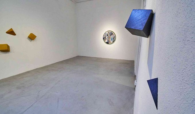 (c)HR ArchivNr: 882_220610_034 / 10.06.2022 / Ebersberg, Kunstverein, Vernissage Ausstellung Sabrina Sperl "knapp sichtbar". hier: Ansicht Oberlichtraum