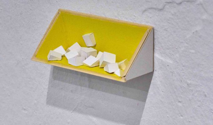 (c)HR ArchivNr: 882_220610_042 / 10.06.2022 / Ebersberg, Kunstverein, Vernissage Ausstellung Sabrina Sperl "knapp sichtbar". hier: Details Arbeiten in Kabinett2