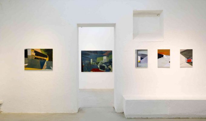 (c)HR Archivnr: 892_1903_179 / 23.03.2019 / Ebersberg, Kunstverein, Galerie Alte Brennerei, Ausstellung "Formation" von Anna-Maria Kursawe. hier: Westraum mit Blick in Oberlichtraum.