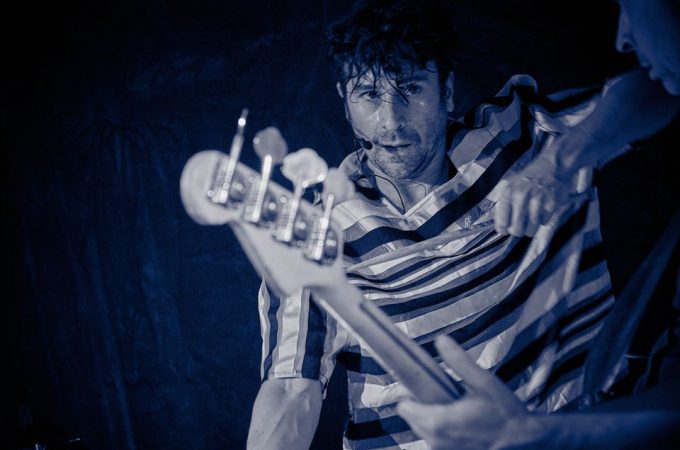 (c)HR ArchivNr: 405_221007_065 / 07.10.2022 / Ebersberg, Kunstverein, Studio an der Rampe, Konzert von "Picnic", Sean Noonan (dr), Norbert Bürger (g), Christian Schantz (b,bg,eb)