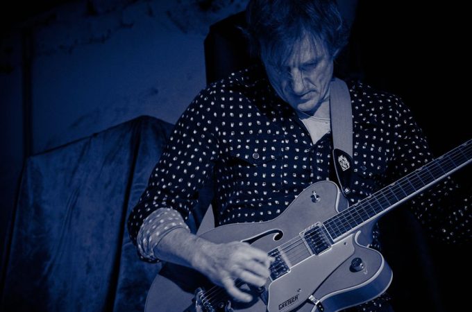 (c)HR ArchivNr: 405_221007_142 / 07.10.2022 / Ebersberg, Kunstverein, Studio an der Rampe, Konzert von "Picnic", Sean Noonan (dr), Norbert Bürger (g), Christian Schantz (b,bg,eb)